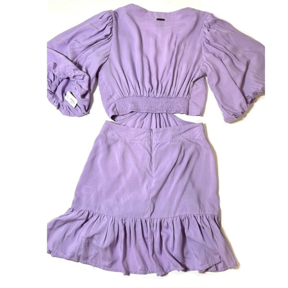SKEMO NWT Lilac Purple Cut Out Bubble Sleeve Keyhole Mini Dress Size Medium $158 - Picture 9 of 12